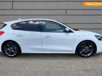 Used Ford Focus ST-Line 125 HP (91 kW) 2019 White Hatchback