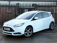 Usado Ford Focus ST 246 HP (180 kW) 2014 Branco Citadino