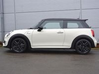 Used Mini Cooper S Hatch 192 HP (141 kW) 2019 Pepper white Hatchback