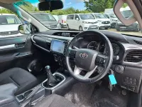 Used Toyota HiLux Luxury 148 HP (108 kW) 2023 White Pickup