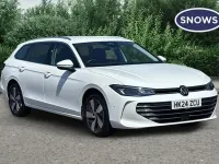 Used VW Passat Life 150 HP (110 kW) 2024 White Estate