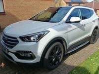 Used Hyundai Santa Fe 200 HP (147 kW) 2017 White SUV