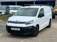 Used Citroën Berlingo Start 130 HP (95 kW) 2021 White MPV