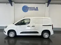 Used Vauxhall Combo Sportive 100 HP (73 kW) 2020 White MPV