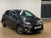 Used Toyota Yaris 99 HP (72 kW) 2016 Grey Hatchback