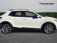 Used Kia Stonic 99 HP (72 kW) 2022 White SUV