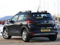 Usado Dacia Sandero Comfort 100 HP (73 kW) 2021 Preto Citadino