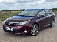 Used Toyota Avensis 150 HP (110 kW) 2014 Red Estate