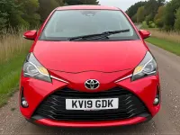 Begagnad Toyota Yaris 111 HK (81 kW) 2019 Röd Halvkombi