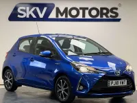 Used Toyota Yaris Hybrid 100 HP (73 kW) 2018 Blue Hatchback