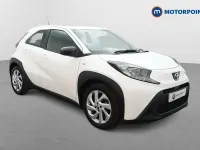 Usado Toyota Aygo X PURE 2023 Branco SUV