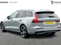 Begagnad Volvo V60 Plus 2025 Grå Kombi