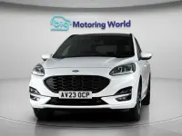 Begagnad Ford Kuga ST-Line X 225 HK (165 kW) 2023 Vit SUV