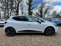 Used Renault Clio Iconic 110 HP (80 kW) 2018 White Hatchback