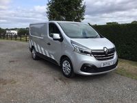 Begagnad Renault Trafic 2021 Silver Minibuss