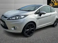Begagnad Ford Fiesta 70 HK (51 kW) 2012 Silver Halvkombi