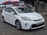 Used Toyota Prius 2015 White Hatchback