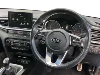 Begagnad Kia Ceed First Edition 140 HK (102 kW) 2019 Blå Halvkombi