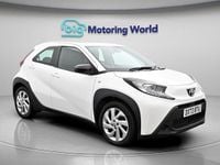 Used Toyota Aygo X PURE 72 HP (52 kW) 2024 White SUV