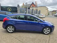 Used Ford Focus Zetec 125 HP (91 kW) 2014 Blue Hatchback