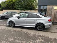 Usado Audi A3 Black Edition 116 HP (85 kW) 2018 Prateado Sedan