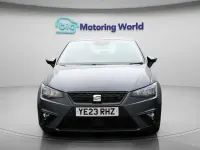 Usado Seat Ibiza SE 95 CV (69 kW) 2023 Gris Utilitario