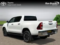 Used Toyota HiLux 201 HP (147 kW) 2023 White Pickup