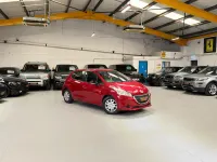 Used Peugeot 208 Access 68 HP (50 kW) 2015 Red Hatchback