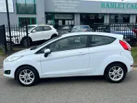 Used Ford Fiesta Zetec 82 HP (60 kW) 2015 White Hatchback