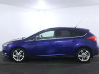 Used Ford Focus Zetec 125 HP (91 kW) 2015 Blue Hatchback