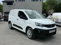 Gebraucht Peugeot Partner 2019 Weiß Van / Kleinbus