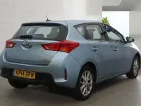 Used Toyota Auris 132 HP (97 kW) 2014 Blue Hatchback