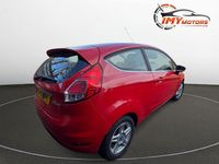 Used Ford Fiesta Zetec 82 HP (60 kW) 2013 Red Hatchback