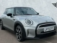 Begagnad Mini Cooper Exclusive 134 HK (98 kW) 2023 Silver Halvkombi