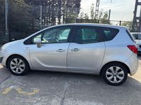 Używany Vauxhall Meriva 2011 Srebrny Minivan
