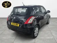 Begagnad Suzuki Swift 2014 Svart Halvkombi