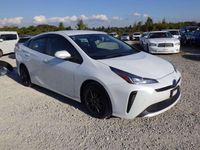 Used Toyota Prius Active 122 HP (89 kW) 2022 White Hatchback