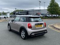 Usado Mini Cooper Classic 134 HP (98 kW) 2023 Cinzento Citadino