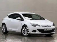 Used Vauxhall Astra GTC SRi 165 HP (121 kW) 2013 White Coupe