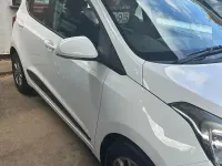 Used Hyundai i10 Premium 67 HP (49 kW) 2015 White Hatchback