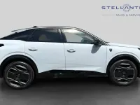 Usado Peugeot e-3008 GT 152 kW (207 CV) 2024 Blanco SUV
