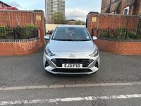 Used Hyundai i10 Premium 84 HP (61 kW) 2021 Silver Hatchback