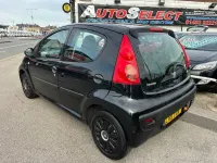 Used Peugeot 107 68 HP (50 kW) 2011 Black Hatchback