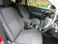 Used Nissan Qashqai N-Connecta 110 HP (80 kW) 2016 Red SUV