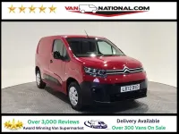 Begagnad Citroën Berlingo PureTech 110 HK (80 kW) 2023 Röd Minibuss