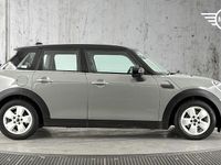 Usado Mini Cooper Classic 134 HP (98 kW) 2022 Cinzento Citadino