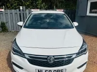Używany Vauxhall Astra SRi 105 KM (77 kW) 2018 Biały Hatchback