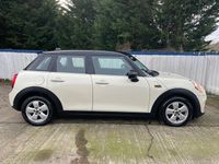 Usado Mini Cooper Hatch 136 HP (100 kW) 2018 Branco Citadino
