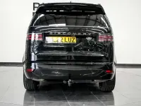 Usado Land Rover Discovery 5 SE Dynamic 300 HP (220 kW) 2022 Preto SUV