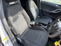 Used Vauxhall Astra 2018 White Estate